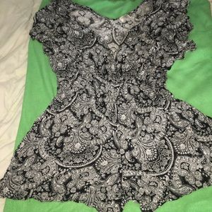Patterned pocketed romper
